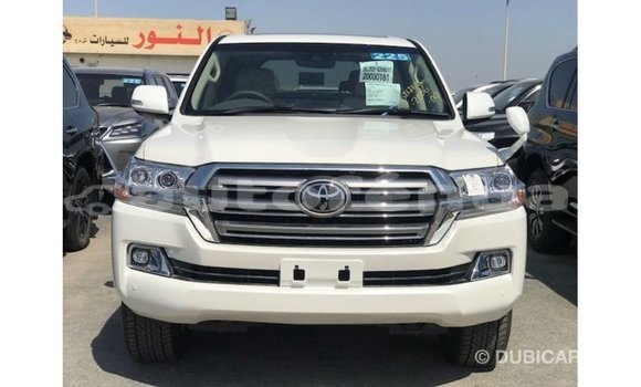 Acheter Import Voiture Toyota Land Cruiser Blanc à Import - Dubai, Marquesas Acheter Import Voiture Toyota Land Cruiser Blanc à Import - Dubai, Marquesas