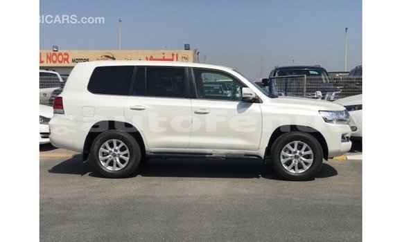 Acheter Import Voiture Toyota Land Cruiser Blanc à Import - Dubai, Marquesas Acheter Import Voiture Toyota Land Cruiser Blanc à Import - Dubai, Marquesas