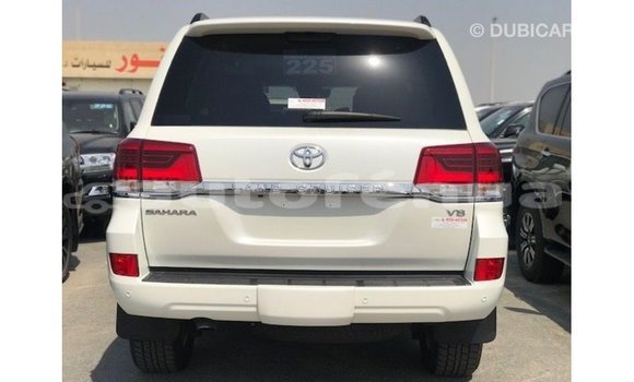 Acheter Import Voiture Toyota Land Cruiser Blanc à Import - Dubai, Marquesas Acheter Import Voiture Toyota Land Cruiser Blanc à Import - Dubai, Marquesas