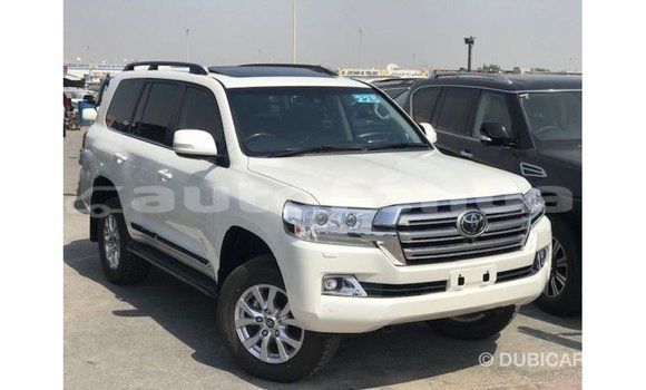 Acheter Import Voiture Toyota Land Cruiser Blanc à Import - Dubai, Marquesas Acheter Import Voiture Toyota Land Cruiser Blanc à Import - Dubai, Marquesas