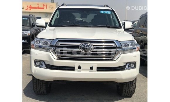 Acheter Import Voiture Toyota Land Cruiser Blanc à Import - Dubai, Marquesas Acheter Import Voiture Toyota Land Cruiser Blanc à Import - Dubai, Marquesas