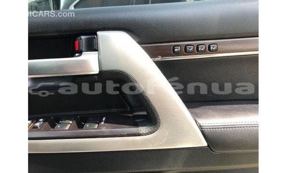 Acheter Import Voiture Toyota Land Cruiser Blanc à Import - Dubai, Marquesas Acheter Import Voiture Toyota Land Cruiser Blanc à Import - Dubai, Marquesas
