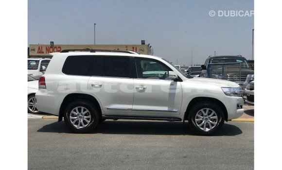 Buy Import Toyota Land Cruiser White Car in Import - Dubai in Marquesas Buy Import Toyota Land Cruiser White Car in Import - Dubai in Marquesas
