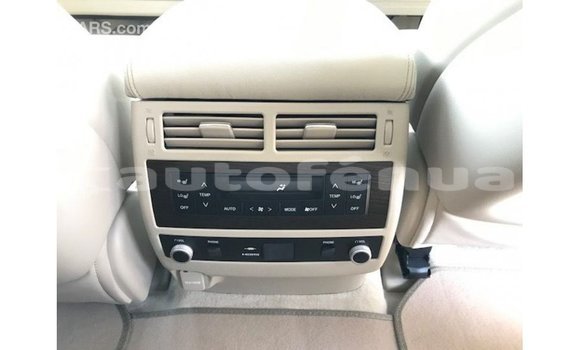 Buy Import Toyota Land Cruiser White Car in Import - Dubai in Marquesas Buy Import Toyota Land Cruiser White Car in Import - Dubai in Marquesas