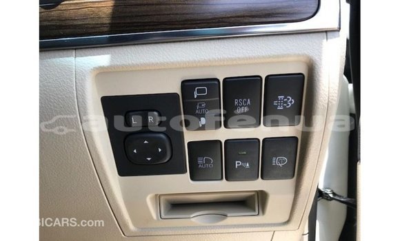 Buy Import Toyota Land Cruiser White Car in Import - Dubai in Marquesas Buy Import Toyota Land Cruiser White Car in Import - Dubai in Marquesas