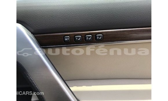 Buy Import Toyota Land Cruiser White Car in Import - Dubai in Marquesas Buy Import Toyota Land Cruiser White Car in Import - Dubai in Marquesas