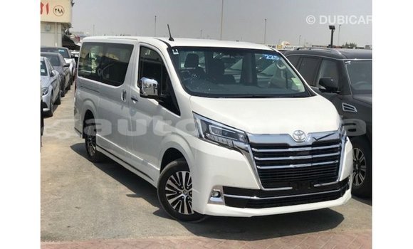 Acheter Import Voiture Toyota Granvia Blanc à Import - Dubai, Marquesas Acheter Import Voiture Toyota Granvia Blanc à Import - Dubai, Marquesas