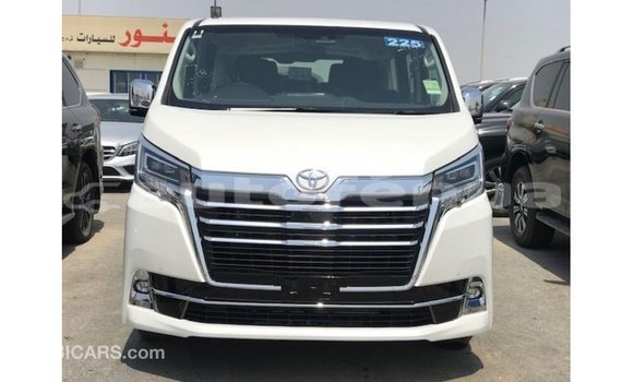 Acheter Import Voiture Toyota Granvia Blanc à Import - Dubai, Marquesas Acheter Import Voiture Toyota Granvia Blanc à Import - Dubai, Marquesas