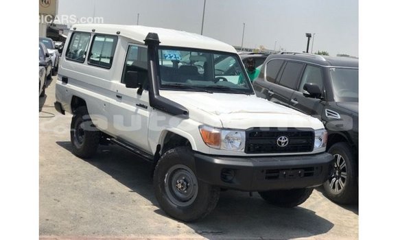 Acheter Import Voiture Toyota Land Cruiser Blanc à Import - Dubai, Marquesas Acheter Import Voiture Toyota Land Cruiser Blanc à Import - Dubai, Marquesas