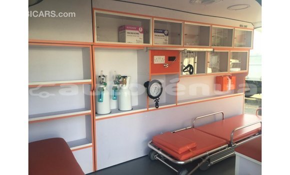 Buy Import Toyota Hiace White Car in Import - Dubai in Marquesas Buy Import Toyota Hiace White Car in Import - Dubai in Marquesas