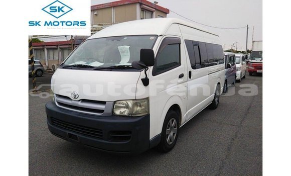 Acheter Import Voiture Toyota Hiace Blanc à Import - Dubai, Marquesas Acheter Import Voiture Toyota Hiace Blanc à Import - Dubai, Marquesas