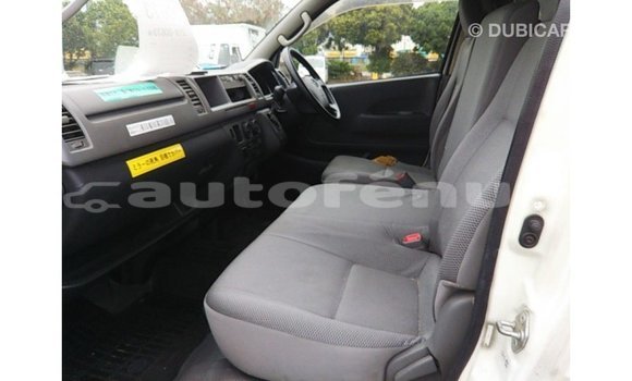 Buy Import Toyota Hiace White Car in Import - Dubai in Marquesas Buy Import Toyota Hiace White Car in Import - Dubai in Marquesas