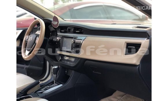 Acheter Import Voiture Toyota Corolla Blanc à Import - Dubai, Marquesas Acheter Import Voiture Toyota Corolla Blanc à Import - Dubai, Marquesas