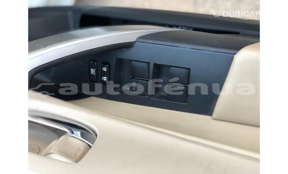 Acheter Import Voiture Toyota Corolla Blanc à Import - Dubai, Marquesas Acheter Import Voiture Toyota Corolla Blanc à Import - Dubai, Marquesas