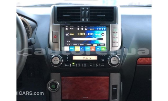 Acheter Import Voiture Toyota Prado Blanc à Import - Dubai, Marquesas Acheter Import Voiture Toyota Prado Blanc à Import - Dubai, Marquesas