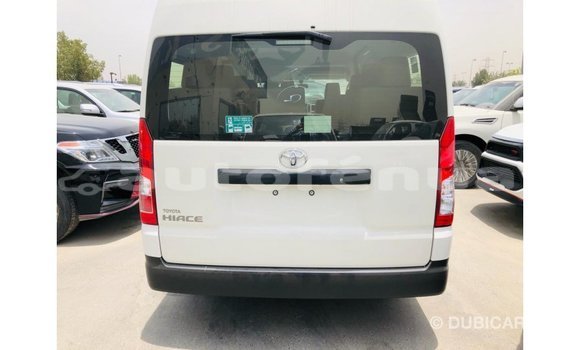 Acheter Import Voiture Toyota Hiace Blanc à Import - Dubai, Marquesas Acheter Import Voiture Toyota Hiace Blanc à Import - Dubai, Marquesas