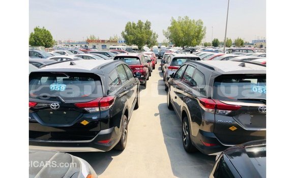 Acheter Import Voiture Toyota Rush Rouge à Import - Dubai, Marquesas Acheter Import Voiture Toyota Rush Rouge à Import - Dubai, Marquesas