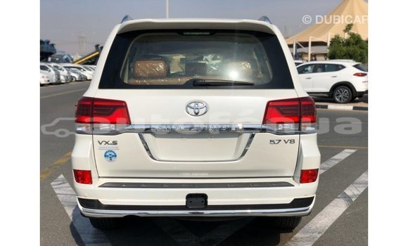 Acheter Import Voiture Toyota Land Cruiser Blanc à Import - Dubai, Marquesas Acheter Import Voiture Toyota Land Cruiser Blanc à Import - Dubai, Marquesas
