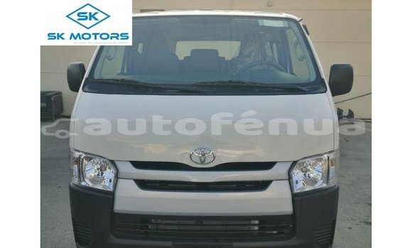 Medium with watermark toyota hiace marquesas import dubai 4174