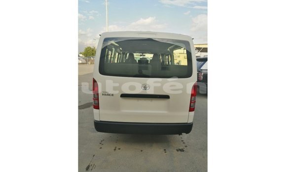 Acheter Import Voiture Toyota Hiace Blanc à Import - Dubai, Marquesas Acheter Import Voiture Toyota Hiace Blanc à Import - Dubai, Marquesas