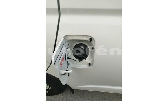 Acheter Import Voiture Toyota Hiace Blanc à Import - Dubai, Marquesas Acheter Import Voiture Toyota Hiace Blanc à Import - Dubai, Marquesas