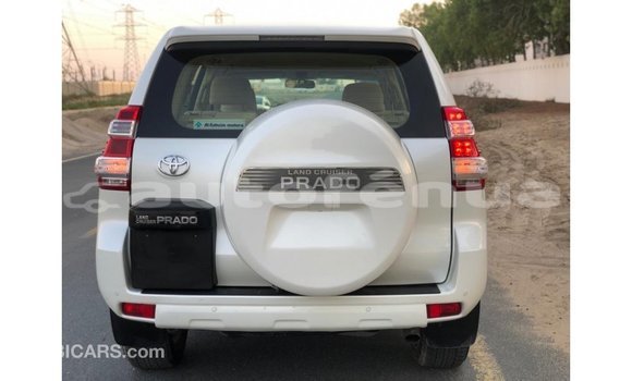 Acheter Import Voiture Toyota Prado Blanc à Import - Dubai, Marquesas Acheter Import Voiture Toyota Prado Blanc à Import - Dubai, Marquesas