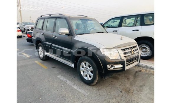 Acheter Import Voiture Mitsubishi Pajero Noir à Import - Dubai, Marquesas Acheter Import Voiture Mitsubishi Pajero Noir à Import - Dubai, Marquesas