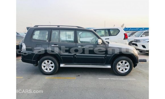 Acheter Import Voiture Mitsubishi Pajero Noir à Import - Dubai, Marquesas Acheter Import Voiture Mitsubishi Pajero Noir à Import - Dubai, Marquesas