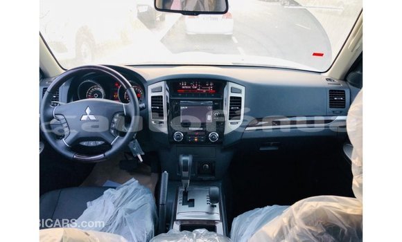 Acheter Import Voiture Mitsubishi Pajero Noir à Import - Dubai, Marquesas Acheter Import Voiture Mitsubishi Pajero Noir à Import - Dubai, Marquesas