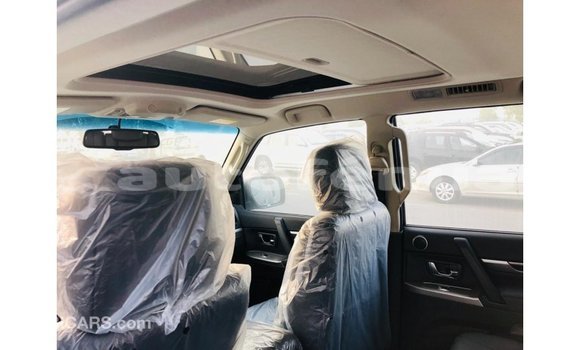 Acheter Import Voiture Mitsubishi Pajero Noir à Import - Dubai, Marquesas Acheter Import Voiture Mitsubishi Pajero Noir à Import - Dubai, Marquesas