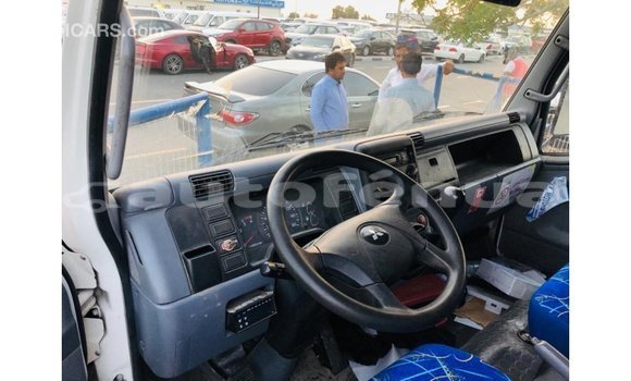 Acheter Import Voiture Mitsubishi Carisma Blanc à Import - Dubai, Marquesas Acheter Import Voiture Mitsubishi Carisma Blanc à Import - Dubai, Marquesas