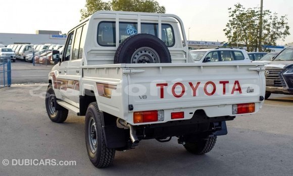 Acheter Import Voiture Toyota Land Cruiser Blanc à Import - Dubai, Marquesas Acheter Import Voiture Toyota Land Cruiser Blanc à Import - Dubai, Marquesas