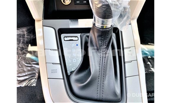 Acheter Import Voiture Hyundai Elantra Blanc à Import - Dubai, Marquesas Acheter Import Voiture Hyundai Elantra Blanc à Import - Dubai, Marquesas