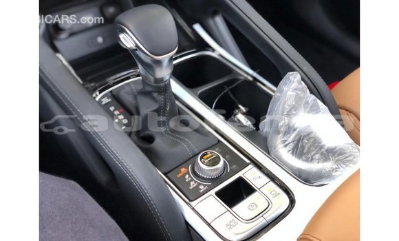 Acheter Import Voiture Kia Carens Blanc à Import - Dubai, Marquesas Acheter Import Voiture Kia Carens Blanc à Import - Dubai, Marquesas