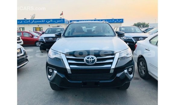 Acheter Import Voiture Toyota Fortuner Noir à Import - Dubai, Marquesas Acheter Import Voiture Toyota Fortuner Noir à Import - Dubai, Marquesas