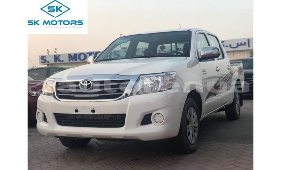 Buy Import Toyota Hilux White Car in Import - Dubai in Marquesas