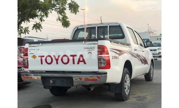 Acheter Import Voiture Toyota Hilux Blanc à Import - Dubai, Marquesas Acheter Import Voiture Toyota Hilux Blanc à Import - Dubai, Marquesas