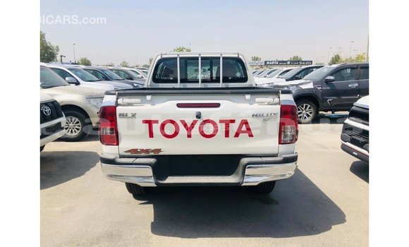 Acheter Import Voiture Toyota Hilux Blanc à Import - Dubai, Marquesas Acheter Import Voiture Toyota Hilux Blanc à Import - Dubai, Marquesas