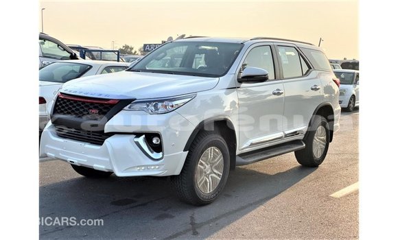 Acheter Import Voiture Toyota Fortuner Blanc à Import - Dubai, Marquesas Acheter Import Voiture Toyota Fortuner Blanc à Import - Dubai, Marquesas