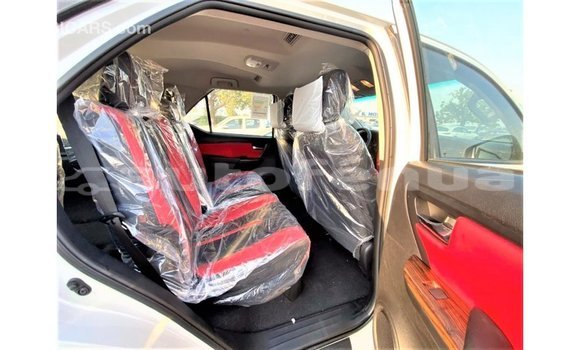 Acheter Import Voiture Toyota Fortuner Blanc à Import - Dubai, Marquesas Acheter Import Voiture Toyota Fortuner Blanc à Import - Dubai, Marquesas