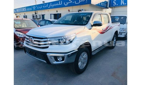 Buy Import Toyota Hilux White Car in Import - Dubai in Marquesas