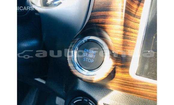 Acheter Import Voiture Toyota Hilux Blanc à Import - Dubai, Marquesas Acheter Import Voiture Toyota Hilux Blanc à Import - Dubai, Marquesas