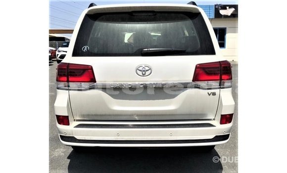 Acheter Import Voiture Toyota Land Cruiser Blanc à Import - Dubai, Marquesas Acheter Import Voiture Toyota Land Cruiser Blanc à Import - Dubai, Marquesas