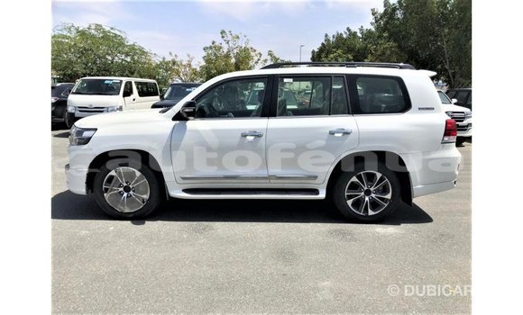 Acheter Import Voiture Toyota Land Cruiser Blanc à Import - Dubai, Marquesas Acheter Import Voiture Toyota Land Cruiser Blanc à Import - Dubai, Marquesas