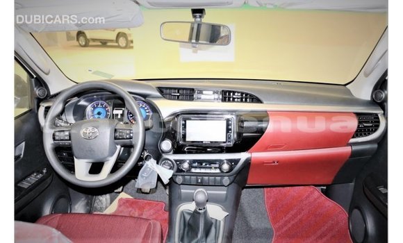 Acheter Import Voiture Toyota Hilux Blanc à Import - Dubai, Marquesas Acheter Import Voiture Toyota Hilux Blanc à Import - Dubai, Marquesas