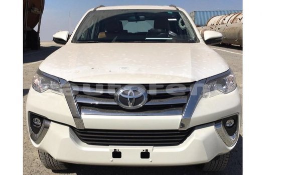 Buy Import Toyota Fortuner White Car in Import - Dubai in Marquesas