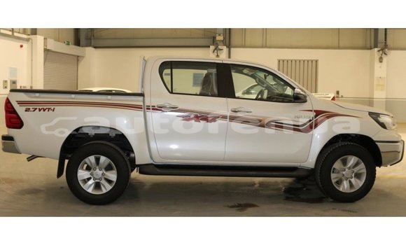 Acheter Import Voiture Toyota Hilux Blanc à Import - Dubai, Marquesas Acheter Import Voiture Toyota Hilux Blanc à Import - Dubai, Marquesas