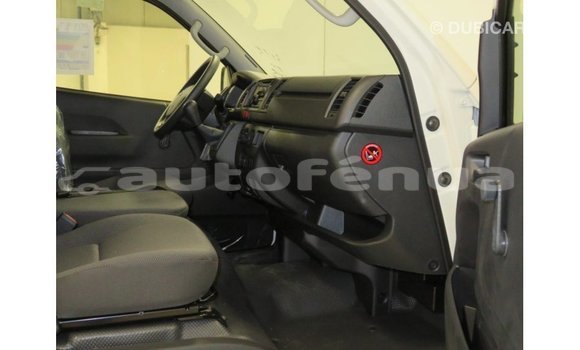 Acheter Import Voiture Toyota Hiace Blanc à Import - Dubai, Marquesas Acheter Import Voiture Toyota Hiace Blanc à Import - Dubai, Marquesas