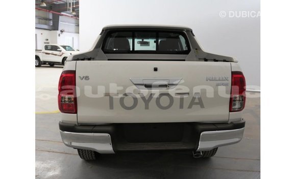 Acheter Import Voiture Toyota Hilux Blanc à Import - Dubai, Marquesas Acheter Import Voiture Toyota Hilux Blanc à Import - Dubai, Marquesas