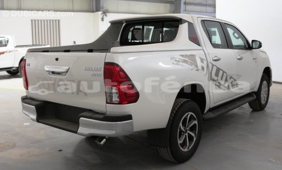 Acheter Import Voiture Toyota Hilux Blanc à Import - Dubai, Marquesas Acheter Import Voiture Toyota Hilux Blanc à Import - Dubai, Marquesas